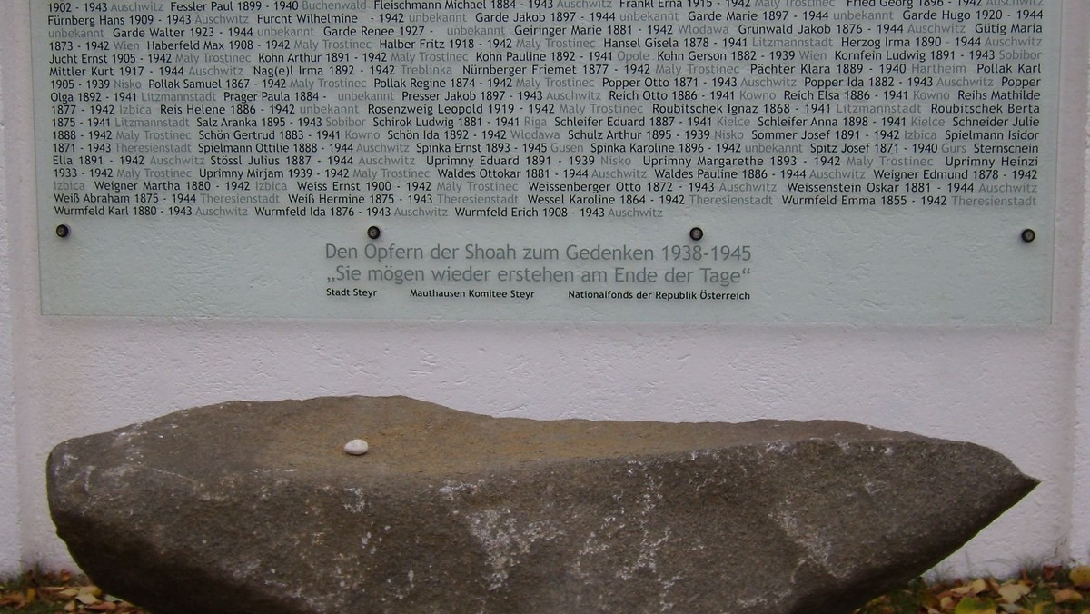 Holocaust_Denkmal-Steyr02.JPG