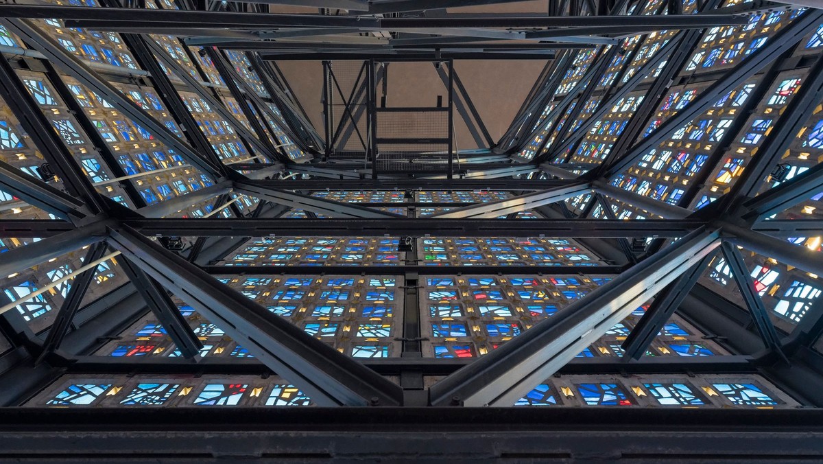 Glockenturm, Glockenstube mit Blick nach oben, 2020.jpg