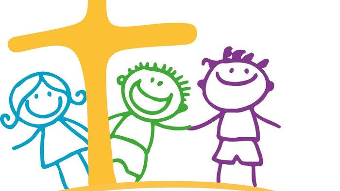 Drei Kinder stehen vor einem gelben Kreuz, darunter steht