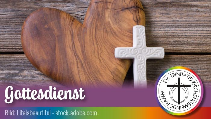 Holzherz mit einem Kreuz als Symbol für göttliche Liebe und christlichen Gottesdienst, beschriftet mit *„Gottesdienst“* (deutsch für „Kirchengottesdienst“).