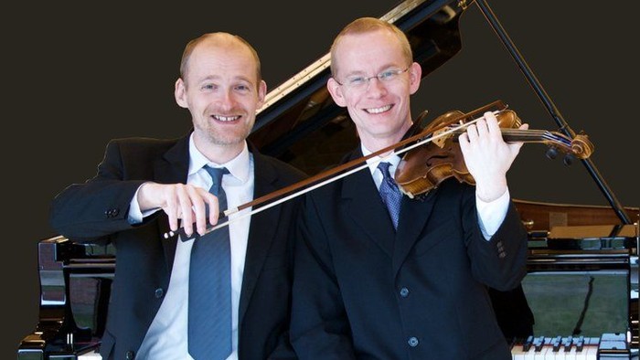 To mænd med violin og piano