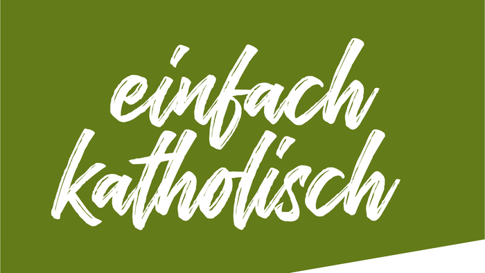 Einfacher und eleganter weißer Text auf grünem Hintergrund lautet „einfach katholisch“, was „simply Catholic“ bedeutet.