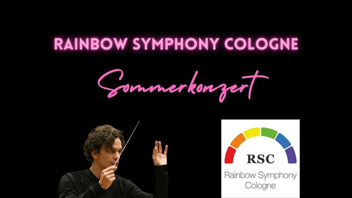 Dirigent führt den Sommerkonzert der Rainbow Symphony Cologne durch