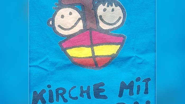 Kinder halten Kreuz, 