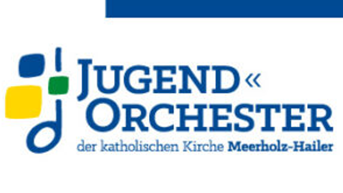 Ein Frau spielt Flöte vor Kindern, umwerben sie für den Schnupper-Nachmittag der Jugend Orchester Hailer