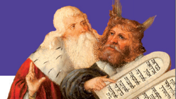 Zwei bärtige Männer halten eine Schriftrolle und schauen hinein