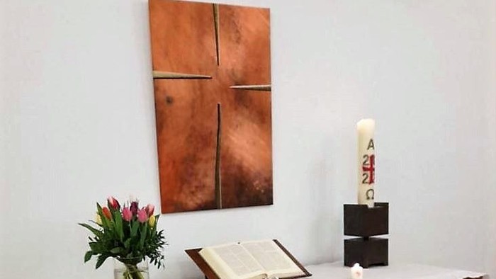 Altar im Gemeindesaal an der Thomaskirche