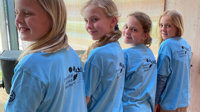 Piger i Brønshøj Kirkes kor-T-shirts