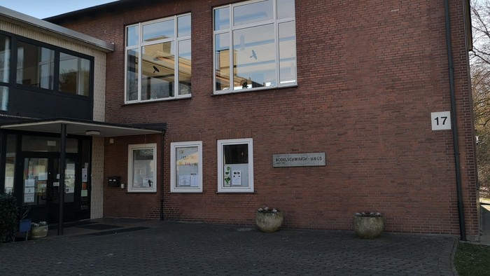 Das Bild zeigt en Eingang am BOH