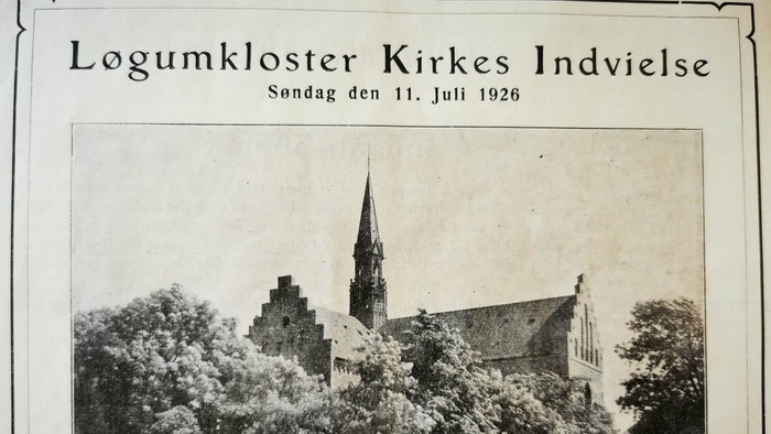 Sort-hvidt kirkefoto fra den 11. juli 1926, mærket *
