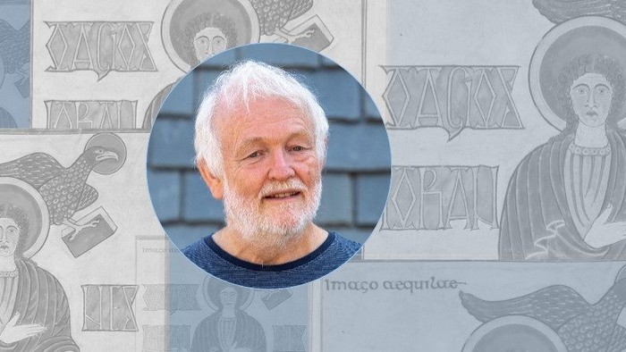 Billedet viser en ældre mand med hvid skæg og grafikke illustrationer af religiøse figurer.