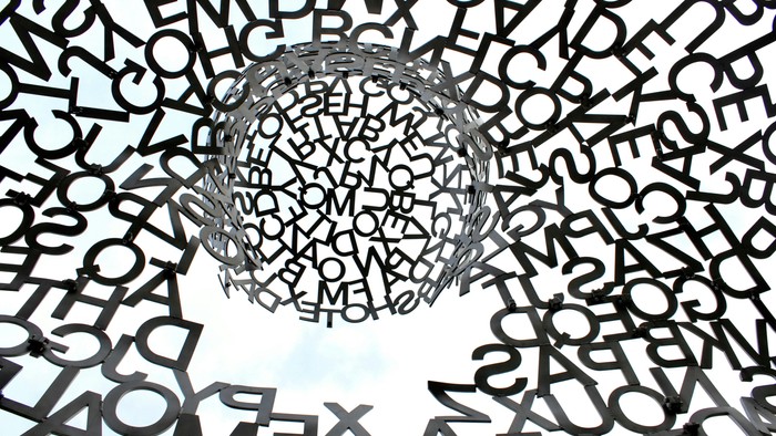 kunstnerisk billede med bogstaver 