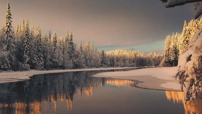 Winterlandschaft mit Sonnenlicht