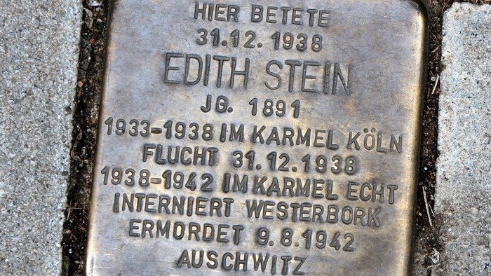 Stolperstein für Edith Stein mit Lebensdaten und Schicksal