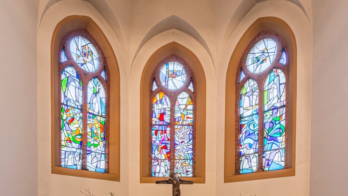 Altarraum der Königin-Luise-Kirche