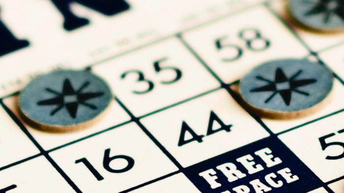 Bingo-kort og reklame for arrangement i SCT Lukas Kirke