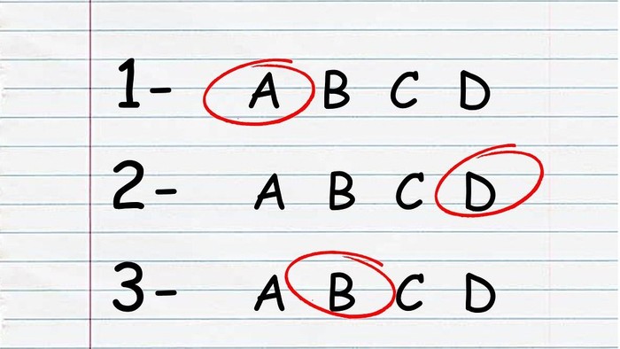 Handschriftliche Multiple-Choice-Fragen mit in Rot eingekreisten Antworten auf liniertem Papier.