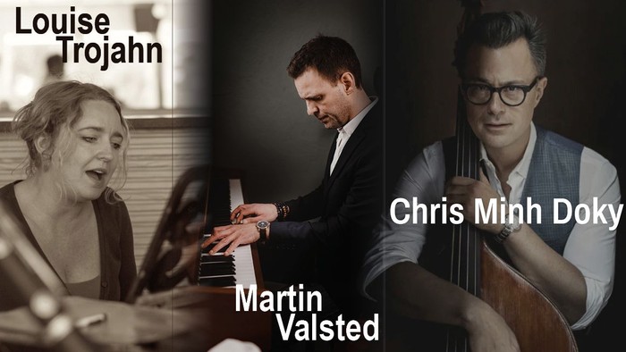 Tre musikere foran piano og bas.