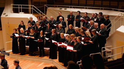 Der StudioChor auf der Bühne der Philharmonie Berlin