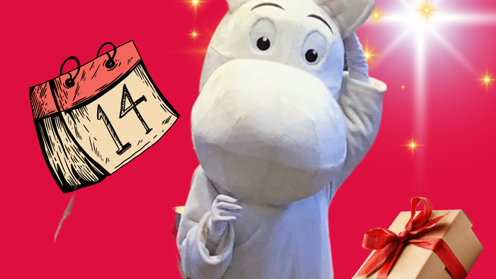 En musekostume med julestjerner, en kalender på 14. december og to pakker med røde bånd.