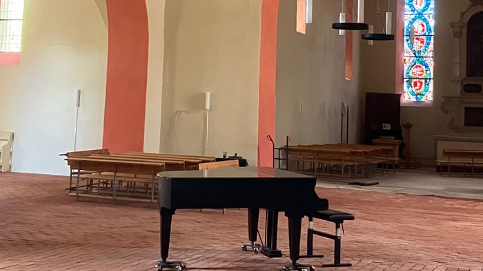 Innenraum der Marienkirche Bad Belzig. Sie ist neugestaltet.
