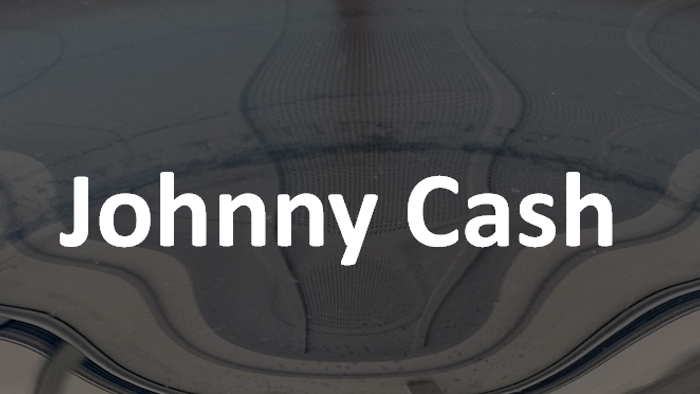 Tæt på-billede af en skosål med navnet 