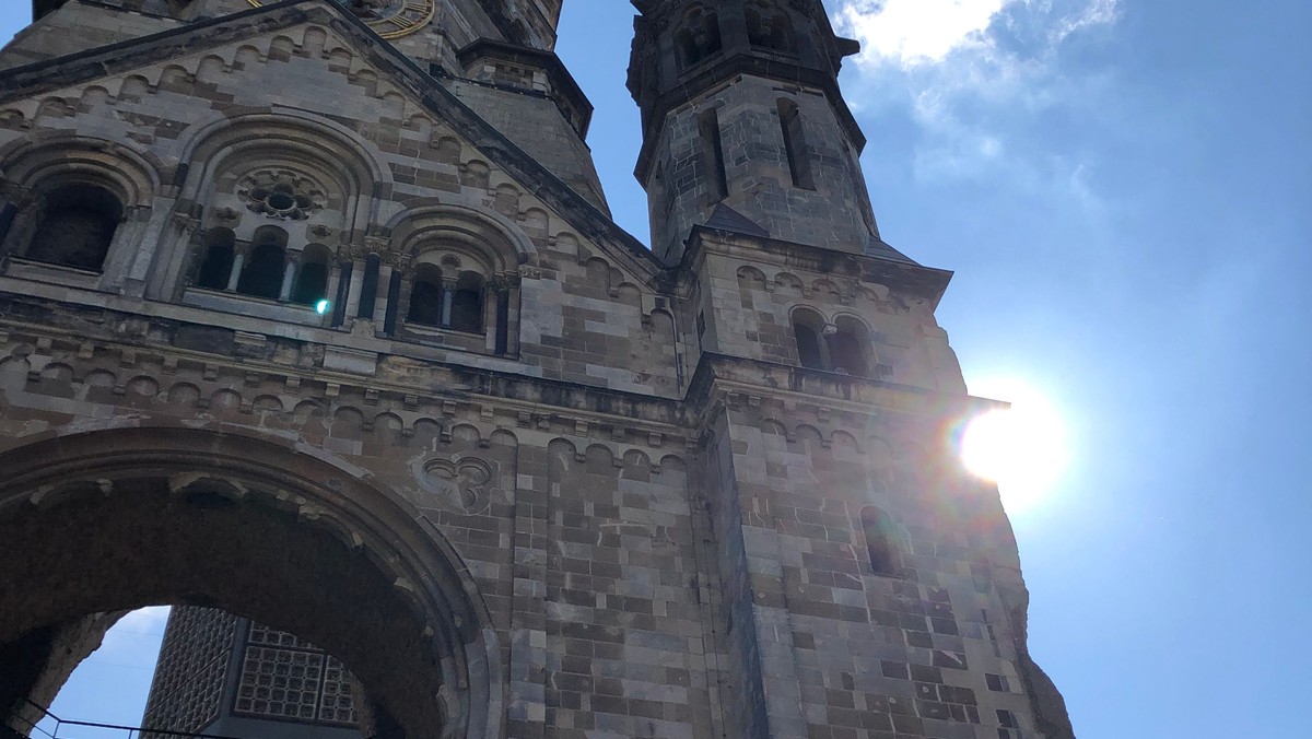 Alter Turm Wolken Nebelung.JPG