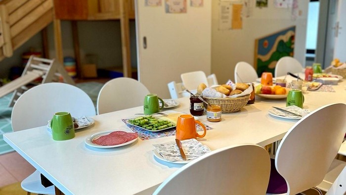 Frühstück auf den Tischen