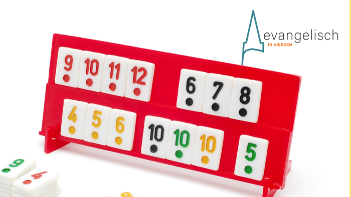 Rummycupspieltafel und Titel