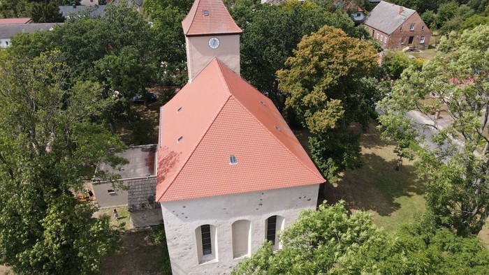 Luftaufnahme von der Kirche in Hohenwalde,