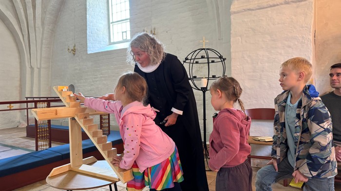 Lystænding og en tanke på en savnet - familiekirke
