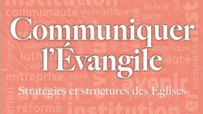 La couverture du livre présente le titre *« Communiquer l'Évangile »* avec divers termes religieux en arrière-plan.
