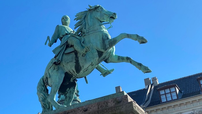 Statue af Biskop Absalon på Højbro Plads
