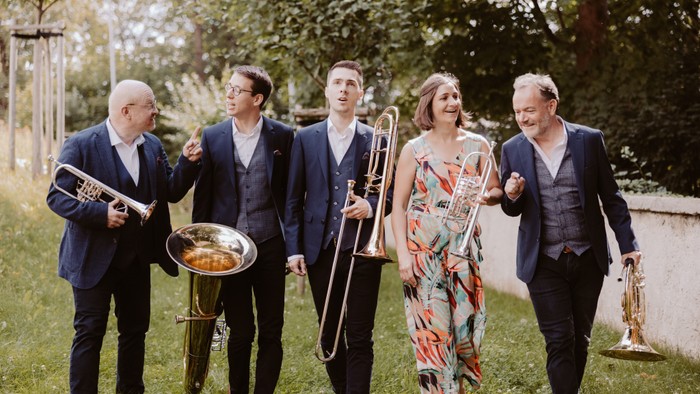 Harmonic Brass mit Instrumenten