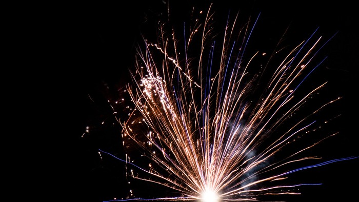 Fyrværkeri i mørket