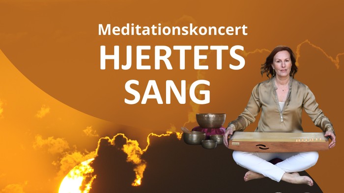 Meditationskoncert med Hjertets Sang, kvinde i meditasjonstillæg med instrumenter