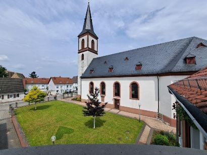 Rasen-der-Marienkirche.jpg_1905765838.jpg