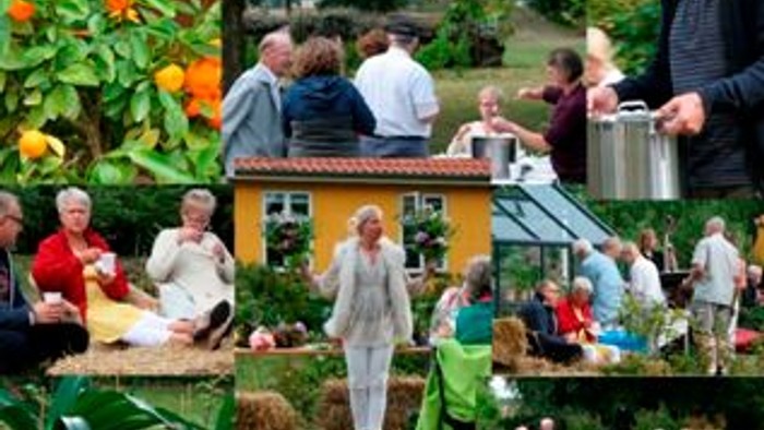 Billede af arrangement på gård med mange aktiviteter og deltagere