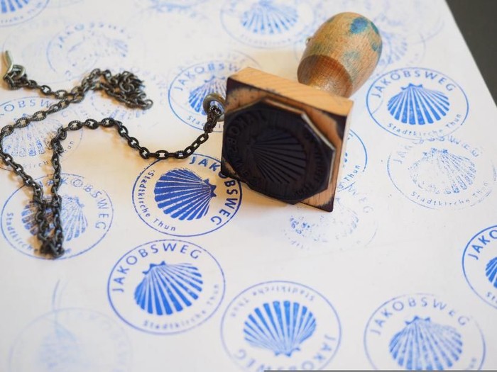 rubber-stamp-4753502_by_Hans_pixabay_pbs.jpg