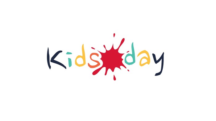 Das Bild zeigt das Wort "Kidsday" mit bunter Farbklecks-Design.