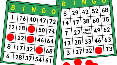 To bingo-kort med røde marker og "B I N G O" overskrift.