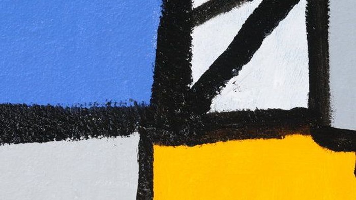 Ein abstraktes Gemälde mit blauen, gelben und weißen Farbtönen sowie schwarzen Linien.