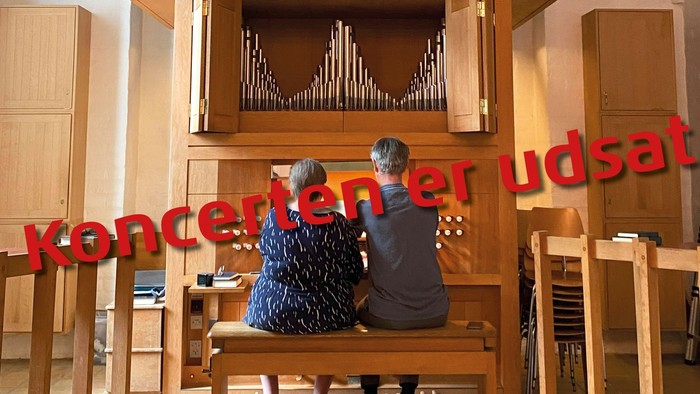 To organister på orgelbænken - udsat koncert