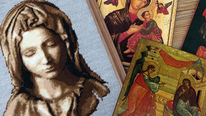 Handgenähte religiöse Stickereien und gerahmte Ikonen mit biblischen Szenen und Figuren.