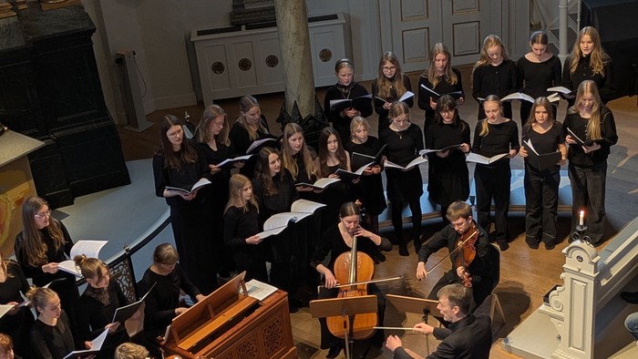 Ungdomskor og ensemble Lyrikos i Frederiksberg Kirke ved Pergolesikoncert 2025