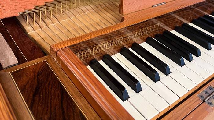 Nærbillede af klaviaturet på et clavichord