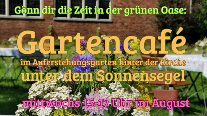 Ein bunter Blumenstrauß auf einem Tisch vor der Kirchenmauer mit der Überschrift