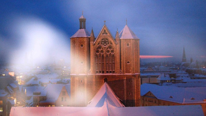 Schneebedeckter Braunschweiger Dom