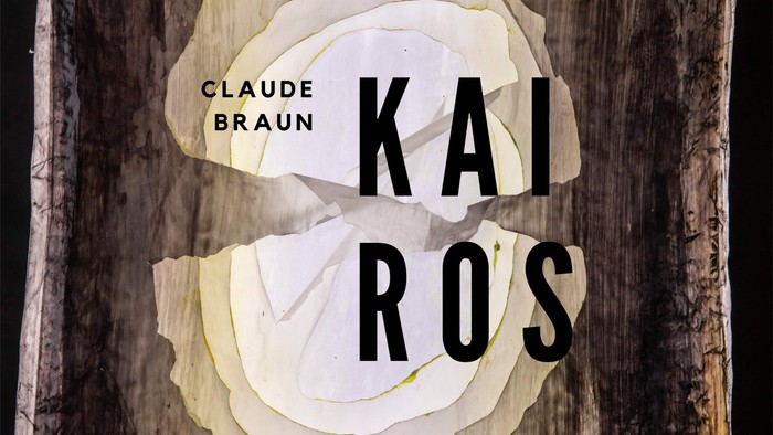 La couverture d'un livre intitulé *« Kairos »* de Claude Braun, présentant un design abstrait avec des couches de papier superposées.