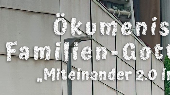 Das Bild zeigt den Eingang des ökumenischen Familiengottesdienstes in Alt-Erlaa.